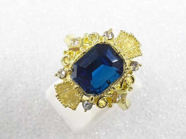 JAPANESE KIMONO / ANTIQUE COLORED STONE RING (SIZE 21.5)